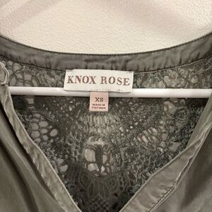 Knox Rose dark green Lace Top